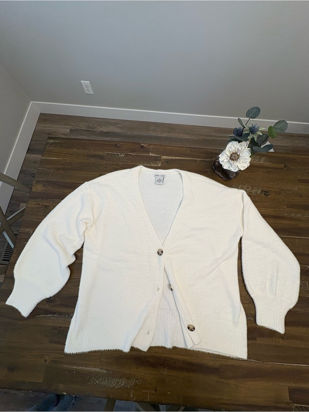 Women’s soft Sweet Romeo Cream Button-Front Cardigan Sweater